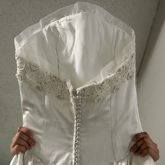 Amsale Strapless Wedding Dress - Picture 3 of 9